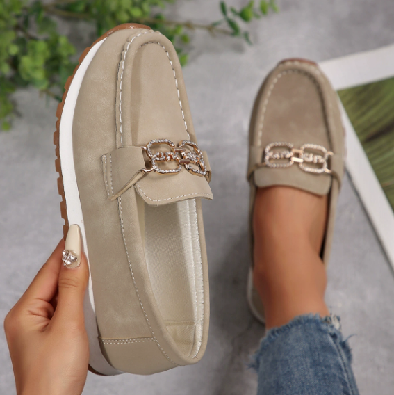 Vesara - Chic Diamond Buckle Loafers
