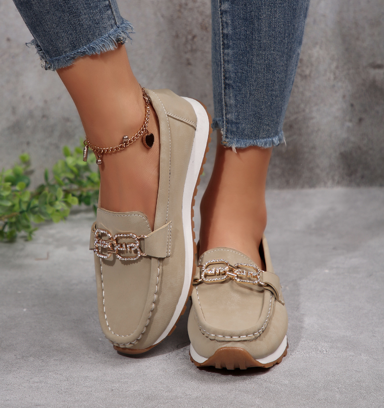 Vesara - Chic Diamond Buckle Loafers